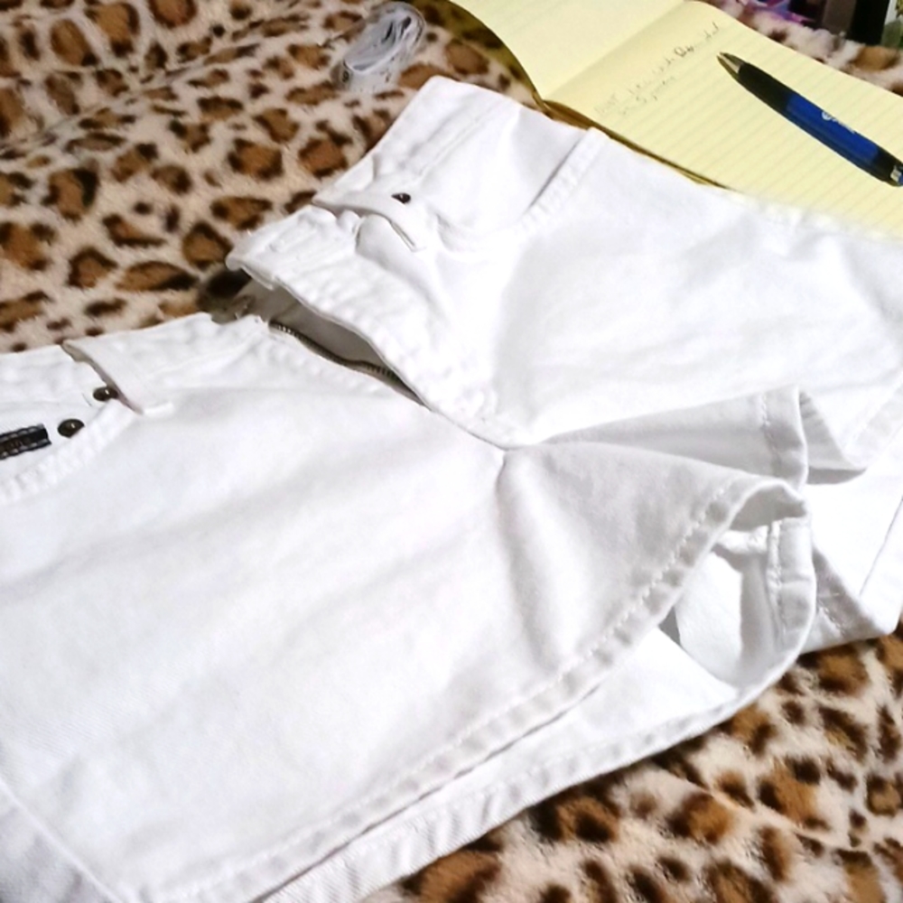 NWOT l.e.i. Low Rise White Denim Shorts Sz 5 juniors